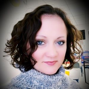 Meet your Posher, Stacy